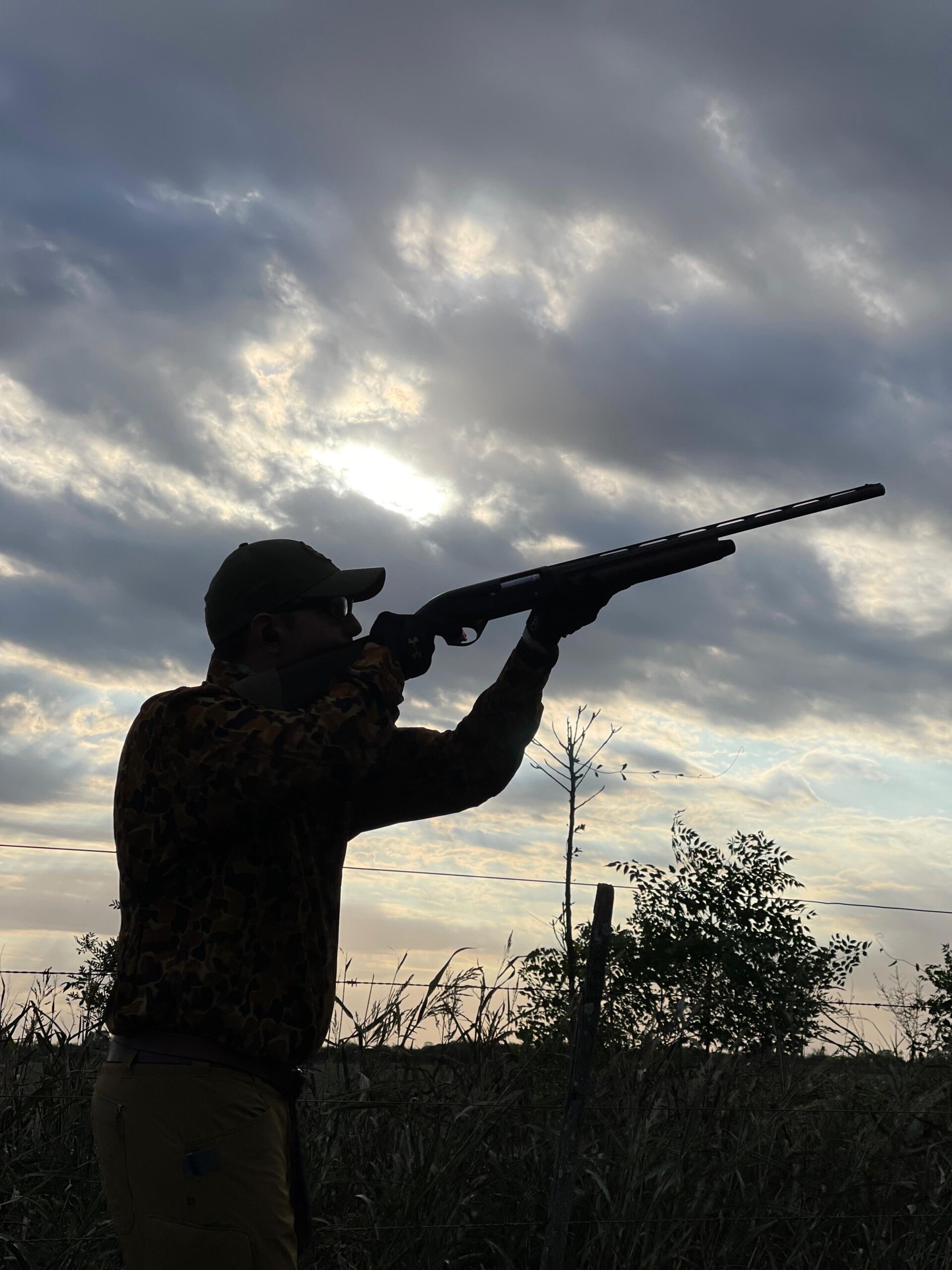 Cacciatore in azione al tramonto nella Pampa argentina